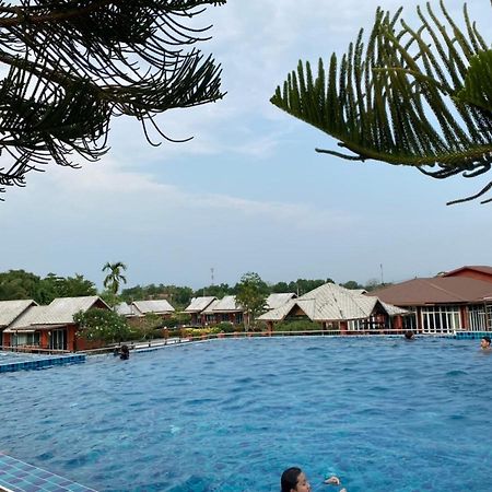 Oyo 416 Golden Nakara Resort Maesai Ме-Сай Екстер'єр фото